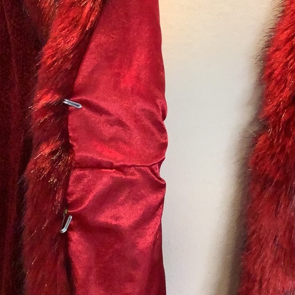 Lisa International Red Faux Fur Collar Chenille Sweater Jacket EUC Size L - Picture 7 of 10